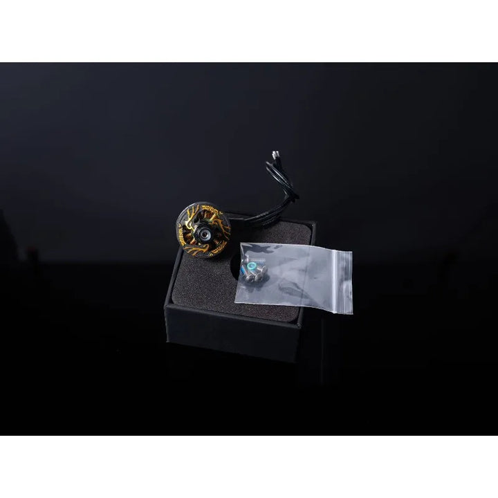 FlyWarp 2207 1960KV brushless Motor - 6S Turbo-Cooled for 5 inch FPV Racing Drones Smooth Freestyle Performance Phoenix pattern