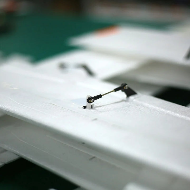 White Fixed Wing Fpv Carrier 1050mm Portable Quick Disassembly Novice Drop Resistant Long Endurance