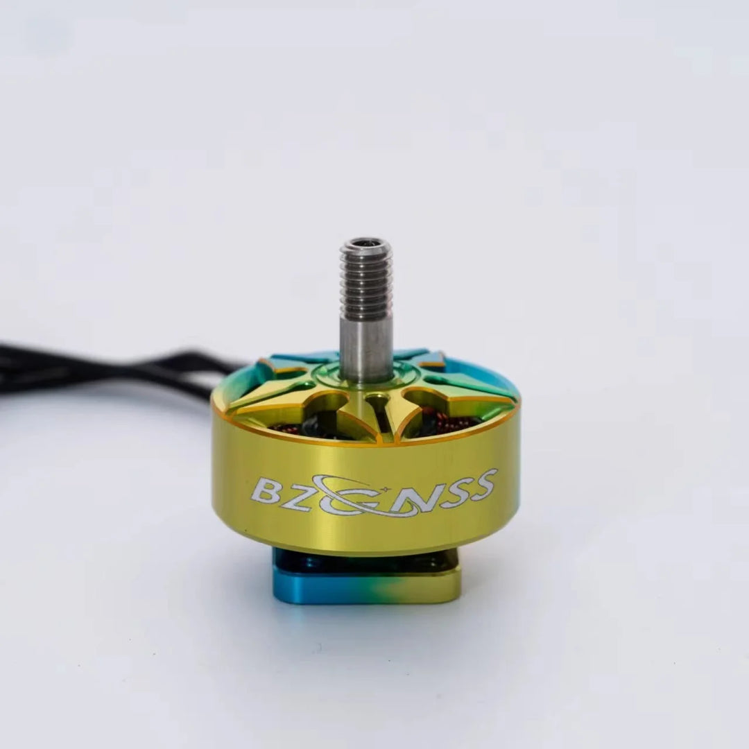 BZGNSS 2207 1960KV brushless Motor - 6S Turbo-Cooled for 5 inch FPV Racing Drones | Smooth Freestyle Performance (Gradient Camo)